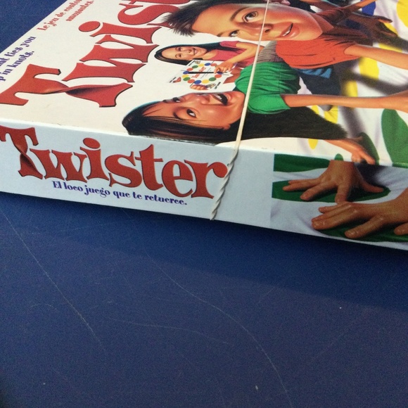 Twister - Picture 3 of 6